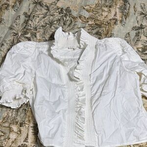 Women’s Karlie Large Ivory Short Sleeve Ruffle Collar Top
New WithOut Tags